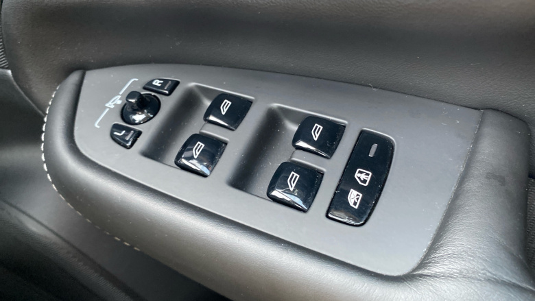 Volvo Xc90 2.0 T5 [250] Momentum Pro 5dr AWD Gtron Petrol Estate